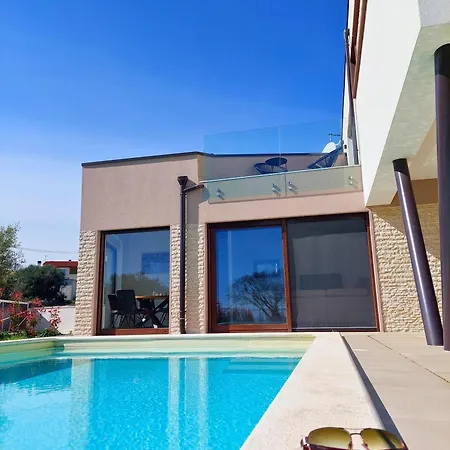 Villa Ogradina, In Istria For 5 Persons, 3 Km From The Sea