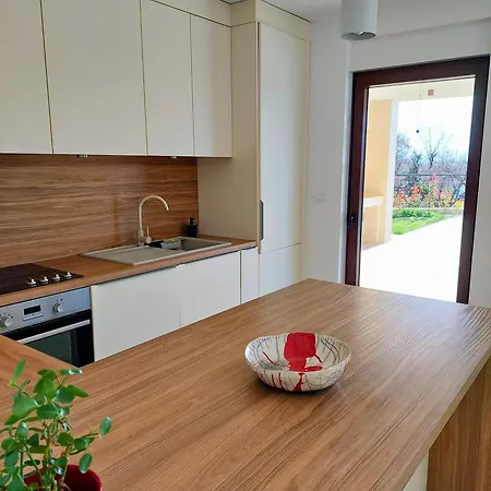 Ogradina, In Istria For 5 Persons, 3 Km From The Sea