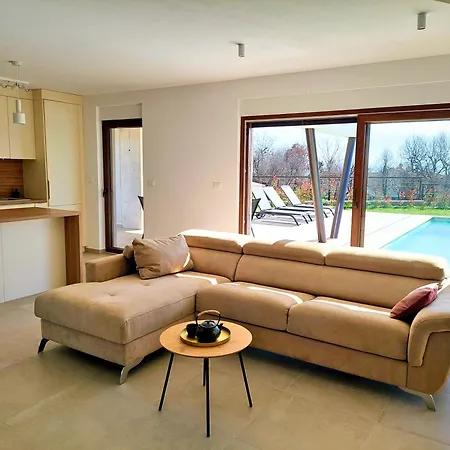 Ogradina, In Istria For 5 Persons, 3 Km From The Sea