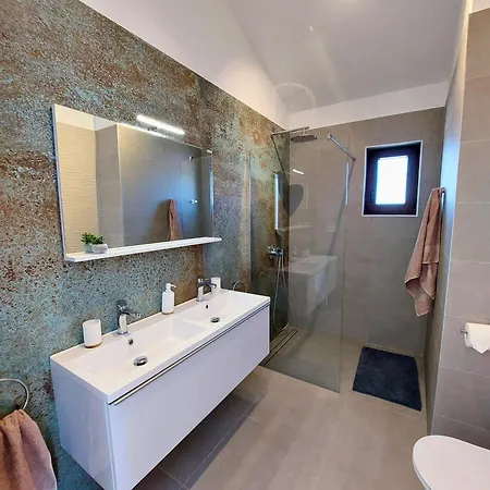 빌라 Ogradina, In Istria For 5 Persons, 3 Km From The Sea *