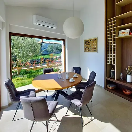 Ogradina, In Istria For 5 Persons, 3 Km From The Sea Peruški