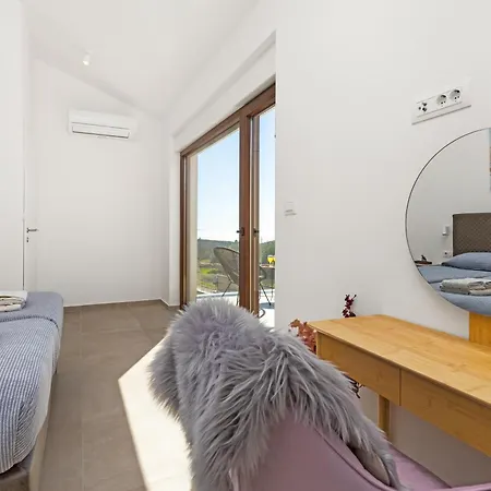 Villa Ogradina, In Istria For 5 Persons, 3 Km From The Sea