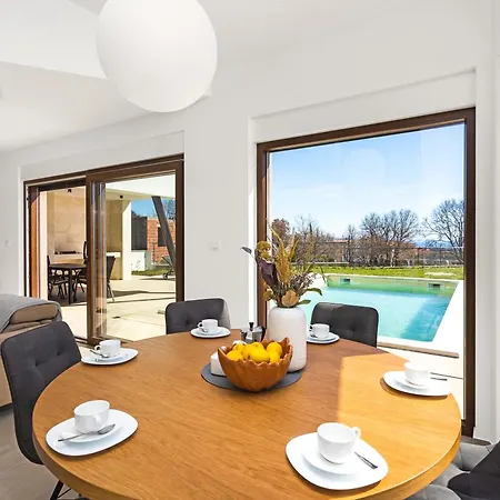 Villa Ogradina, In Istria For 5 Persons, 3 Km From The Sea Peruški