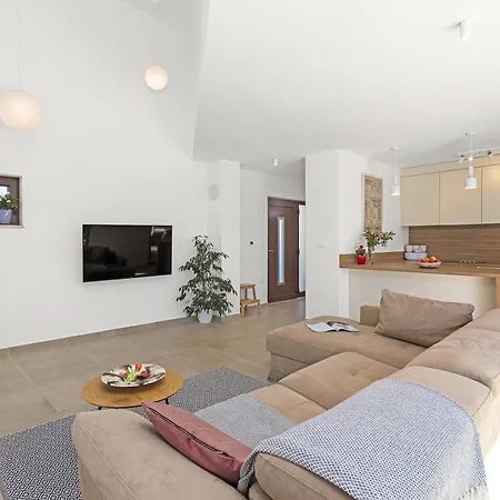 Ogradina, In Istria For 5 Persons, 3 Km From The Sea *