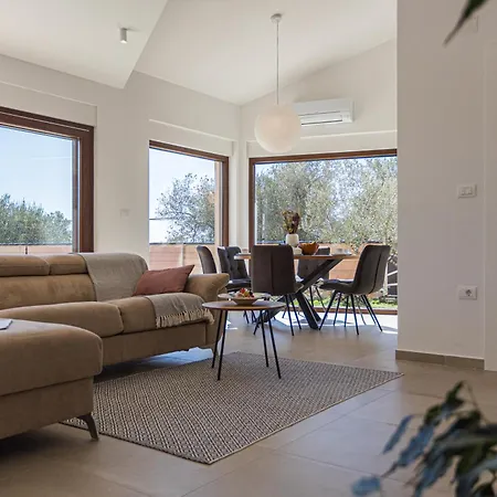 Ogradina, In Istria For 5 Persons, 3 Km From The Sea