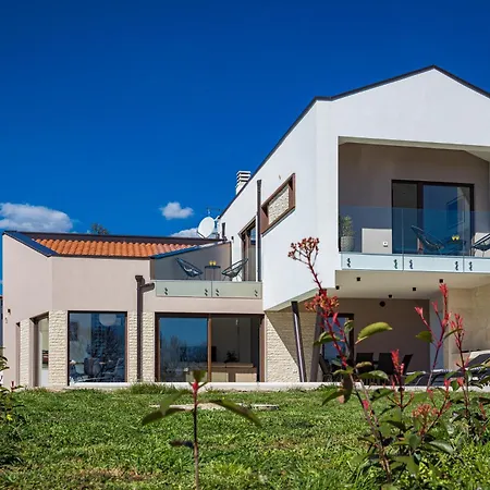 Ogradina, In Istria For 5 Persons, 3 Km From The Sea *