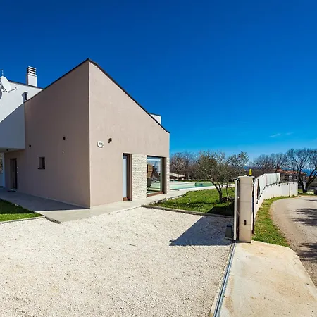 Ogradina, In Istria For 5 Persons, 3 Km From The Sea * Peruški