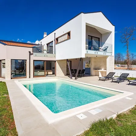Villa Ogradina, In Istria For 5 Persons, 3 Km From The Sea Peruški