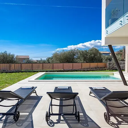 Ogradina, In Istria For 5 Persons, 3 Km From The Sea